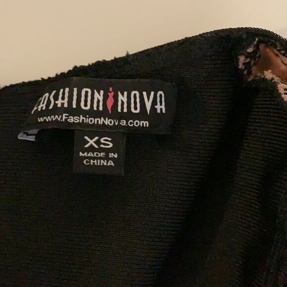 FASHION Nova caged dress very sexy open V-neck with straps across the chest XS - Picture 10 of 13